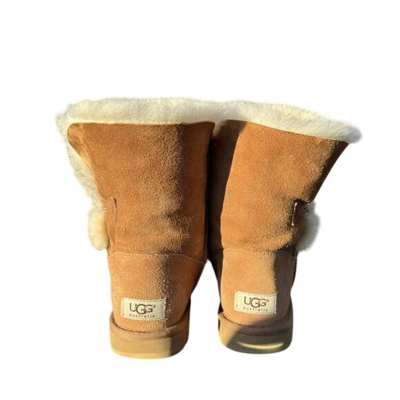 Ugg Bailey Button 2 Style 1016226 Chestnut brown Women’s 7 EUC $190 MSRP - Picture 4 of 5
